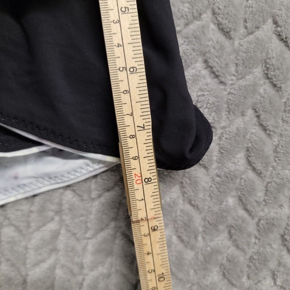 Lululemon Choose A Side Shorts 3” Black & Gray Floral Women’s Size‎ 6 reversible - Picture 3 of 11